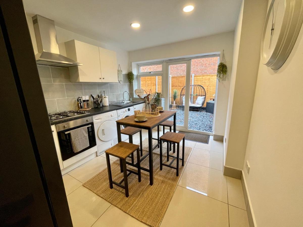 Urban 3 Bedroom Home In Kings Heath-Great Location Бирмингем Экстерьер фото